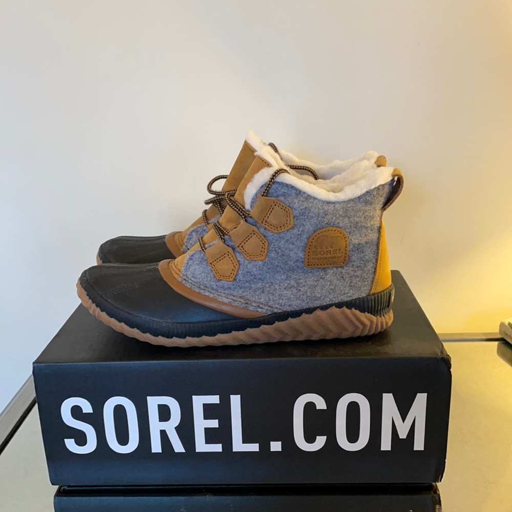Like-New Sorel Out-N-About Waterproof Boots